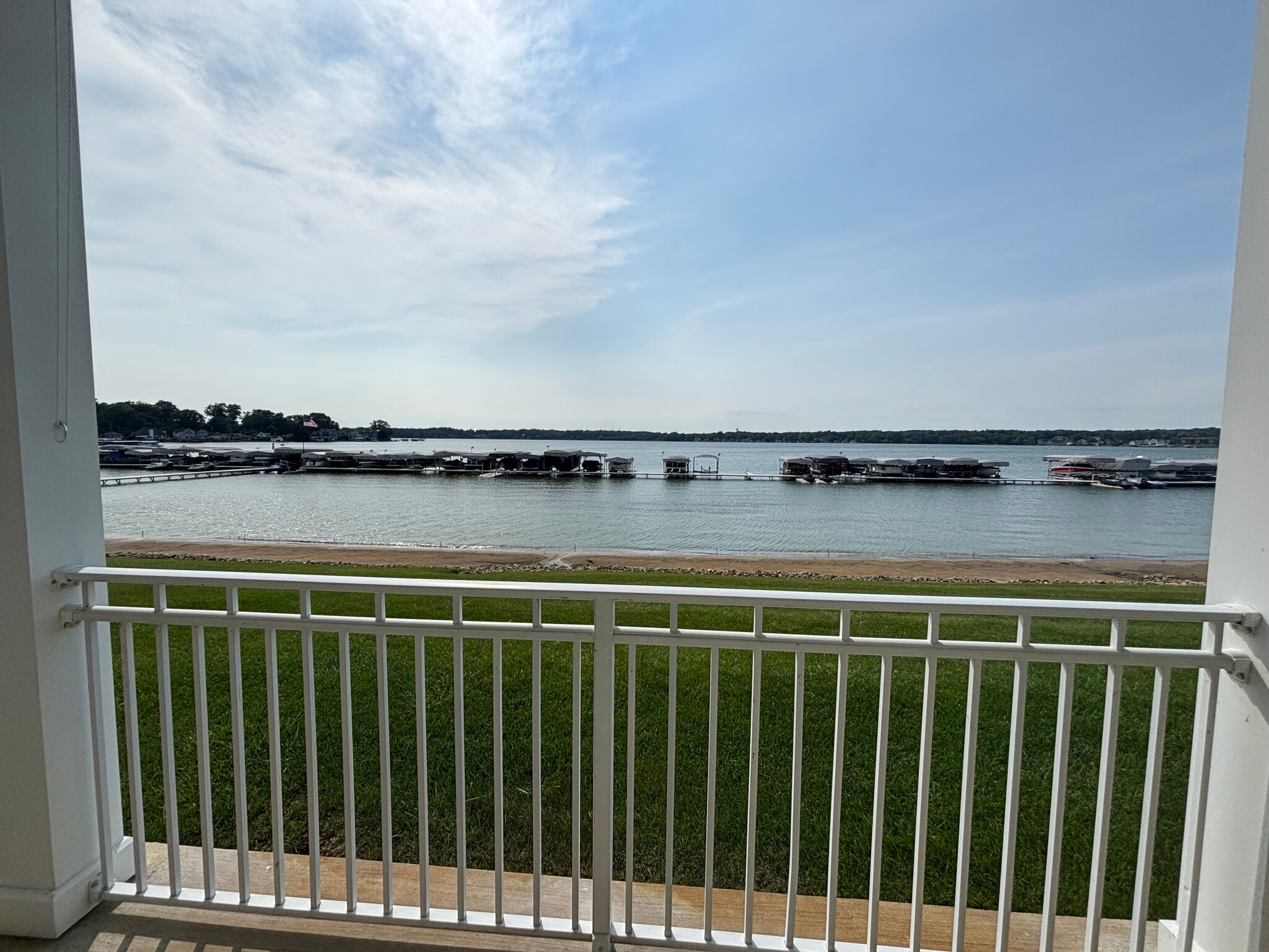 Building Photo - 13242 Lake Shore Dr