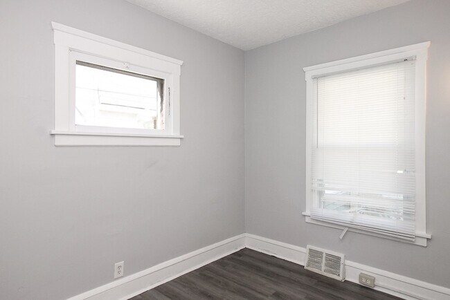 Building Photo - 3071 W 111th St