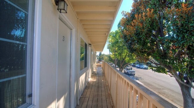 Building Photo - 505 Columbia Ave