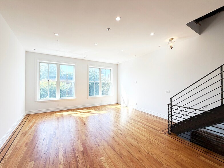 Building Photo - 333 Tompkins Ave