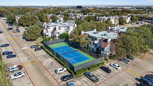 Building Photo - 2301 Balsam Dr