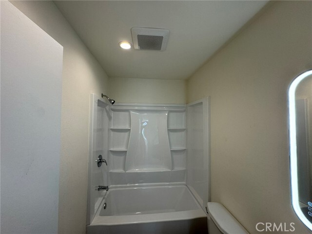 Building Photo - 700 W 3rd St