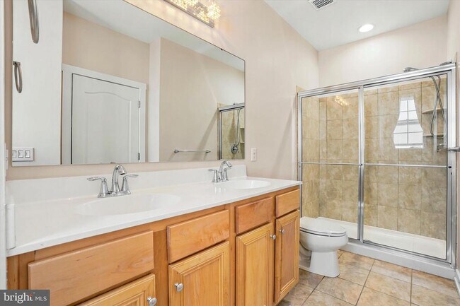 Building Photo - 121B Hagen Dr