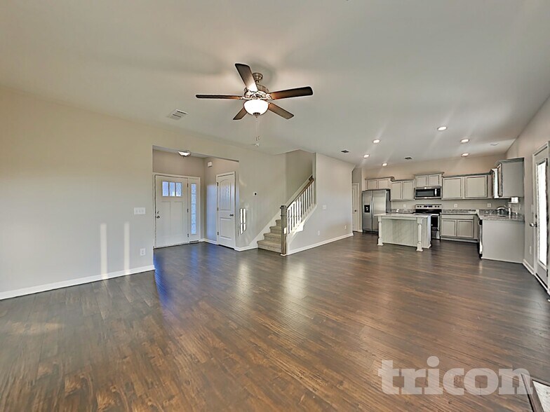 Building Photo - 604 Eagle View Dr