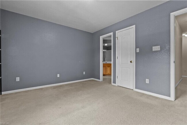 Building Photo - 13468 Whippingham Pkwy