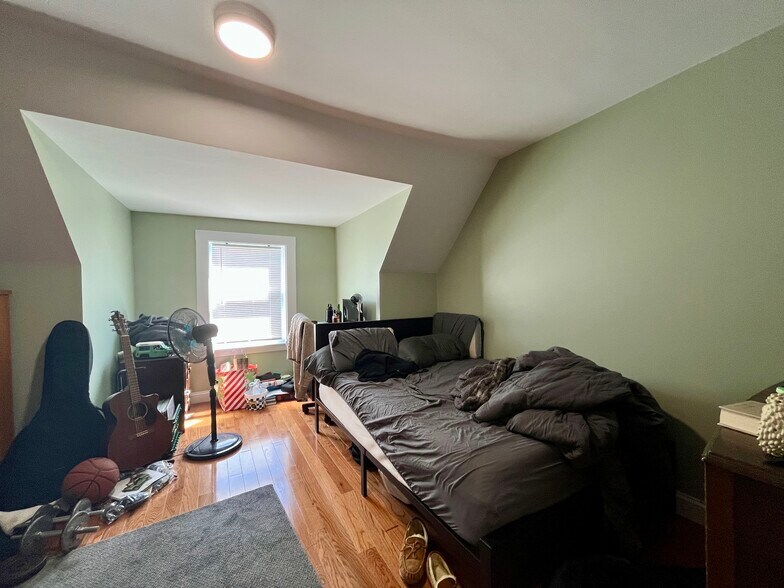 Building Photo - 45 Martin St