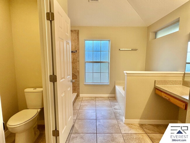 Building Photo - 32 Pierce Ln