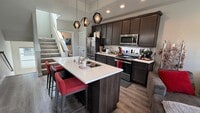 Building Photo - Upscale Furnished 2BR Townhouse in Downtow...
