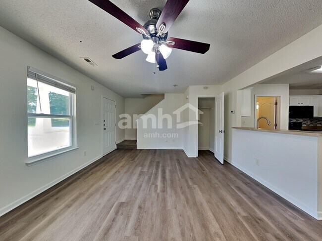 Building Photo - 190 English Hills Dr