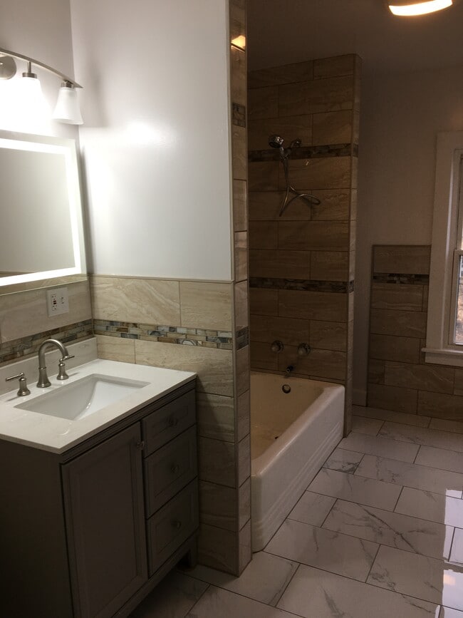 Building Photo - 99 Grand Ave