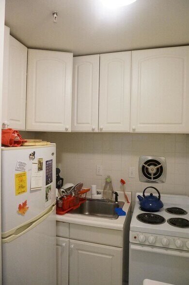 Building Photo - 529 Beacon St