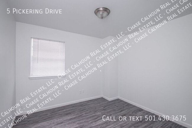 Building Photo - 5 Pickering Dr