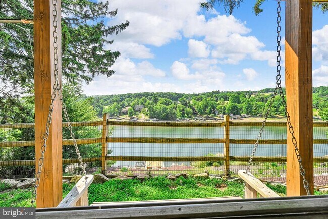 Building Photo - 1506 Wynonah Dr
