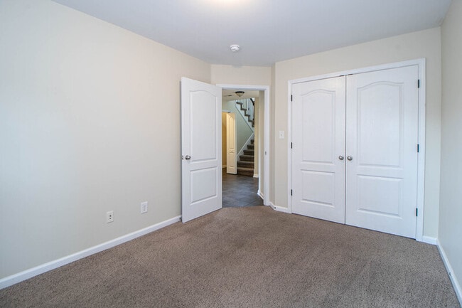 Building Photo - 1716-D Thistlewood Dr