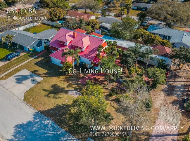 Primary Photo - Captivating Coastal Luxury Awaits!