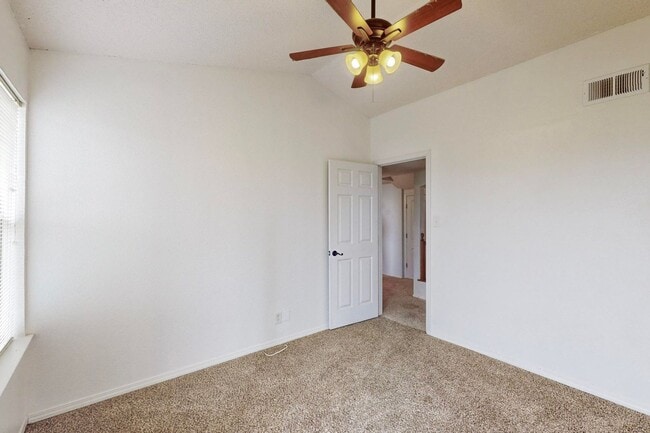 Building Photo - Beautiful 4 bedroom, 2 bath home in Northeast El Paso!