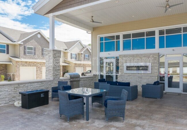 Building Photo - 115 Valor Dr