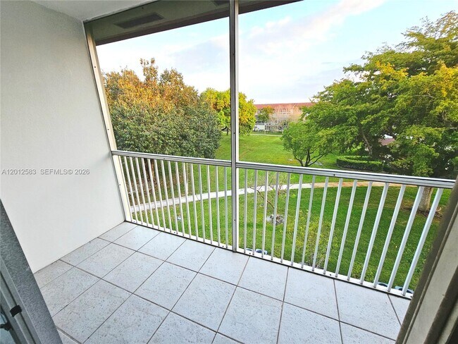 Building Photo - 13250 SW 7th Ct