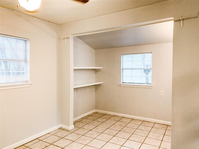 Building Photo - 701 Keasbey St