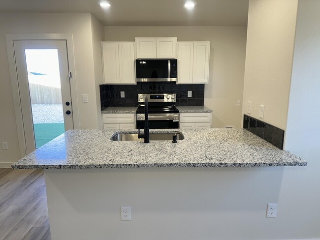 Building Photo - 510 E 23rd St