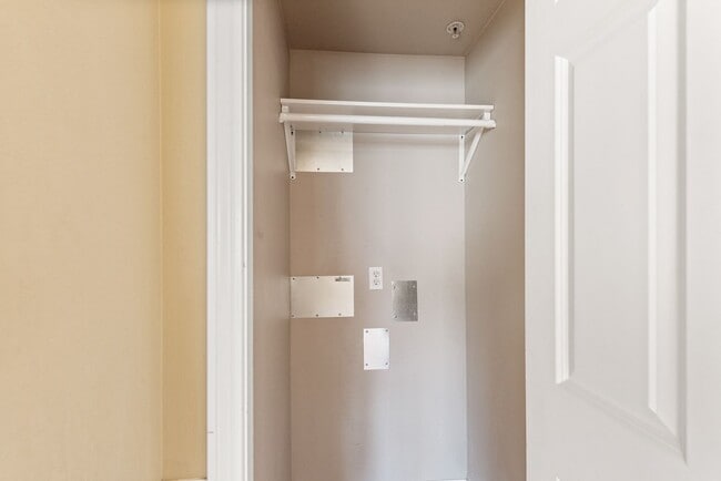 Building Photo - Well-appointed 3-Bedroom Townhome Near Downtown Kenmore & Bothell