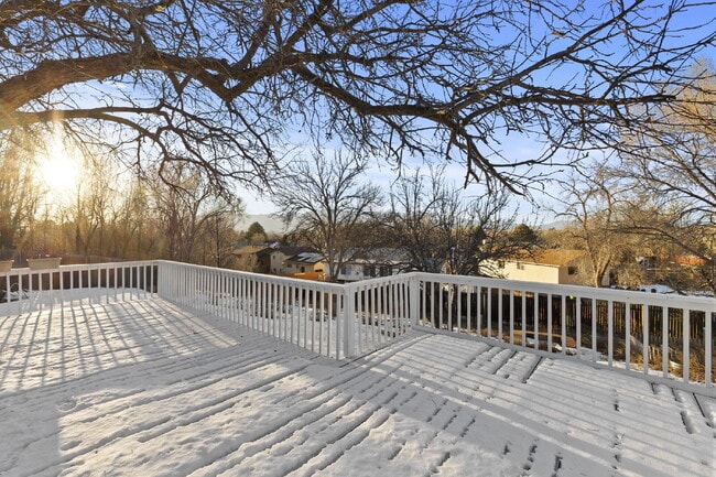 Building Photo - Spacious Split-Level Home with Beautiful Kitchen, Large Deck, and Fully Fenced Yard