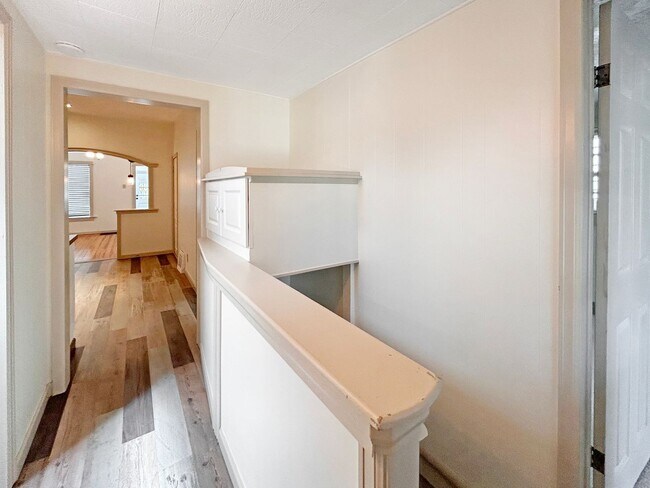 Building Photo - $0 DEPOSIT OPTION. CHARMING 3 BEDROOM WITH FENCED IN YARD AND DETACHED GARAGE IN DENVER'S BERKELE...