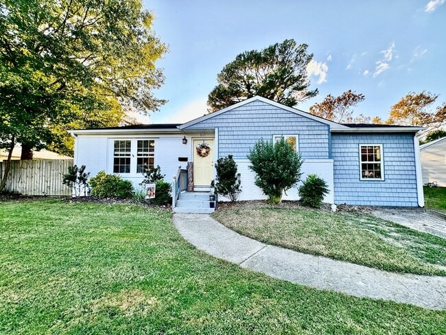 Building Photo - 3-Bedroom Ranch Ready 08-21-26!! Fenced Backyard - Pet Friendly - Updated Kitchen & Baths!