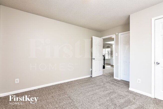 Building Photo - 1237 Tree Leaf Ln