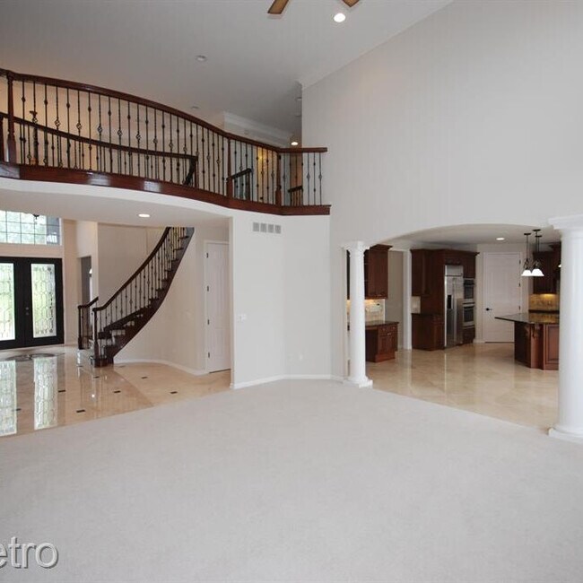 Building Photo - 5121 Parkgate Dr