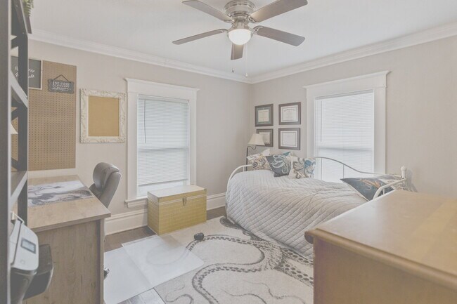 Building Photo - Charming Rental with Large Fenced Yard nea...