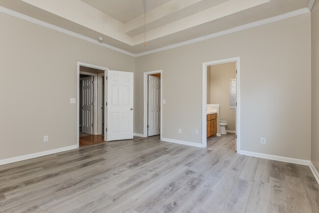 Building Photo - 119 Round Table Ln