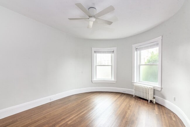 Building Photo - 369 Tappan St