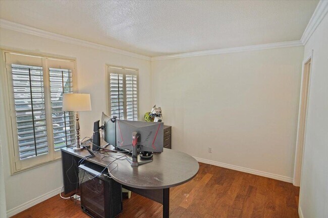 Building Photo - 28324 Medlar Dr