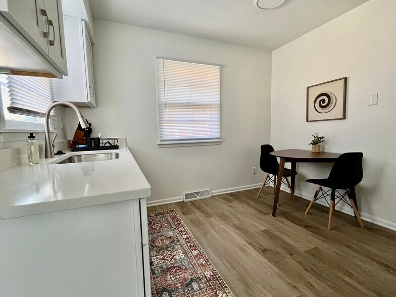 Primary Photo - 2626 62nd St