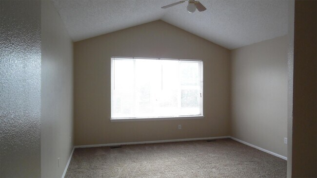 Building Photo - 5831 Instone Cir