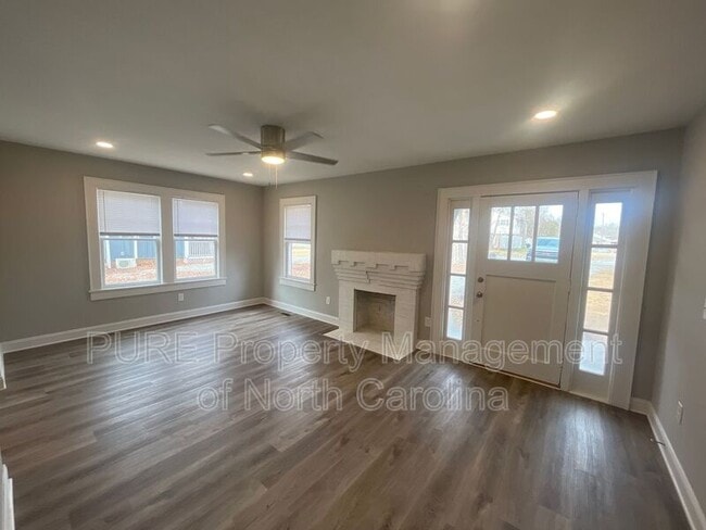 Building Photo - 3355 E Ridge Rd