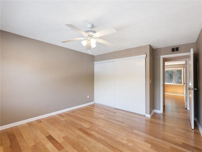 Building Photo - 115 Biscayne Dr NW