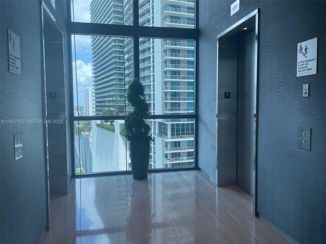 Building Photo - 1080 Brickell Ave