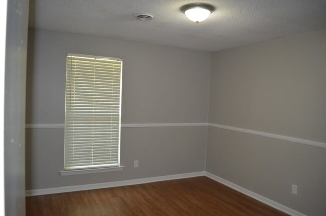 Building Photo - 254 W Wynngate Dr