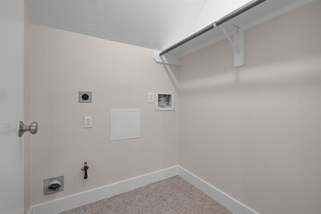 Building Photo - 18730 Atasca Oaks Dr