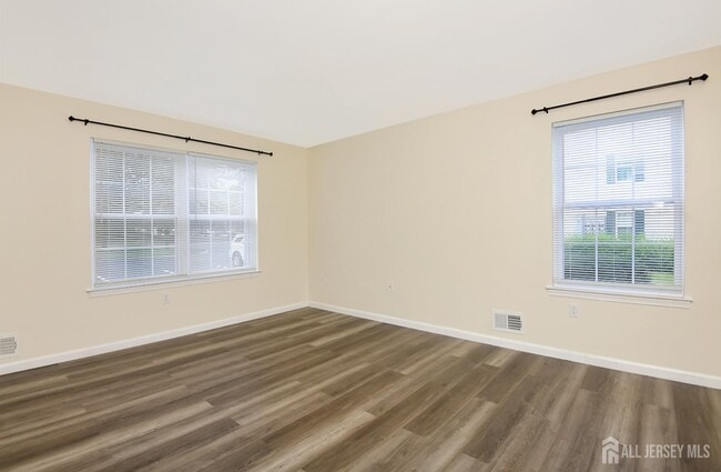 Building Photo - 11 Coral Tree Ct