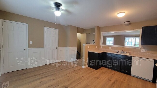 Building Photo - 553 Highland Towne Ln