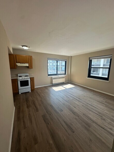 Building Photo - 1646 N Prospect Ave