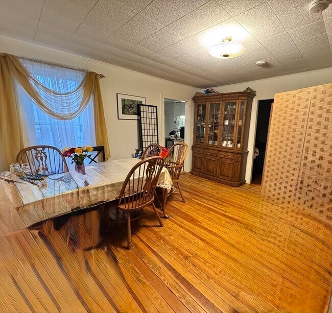 Building Photo - 36 Hollace St