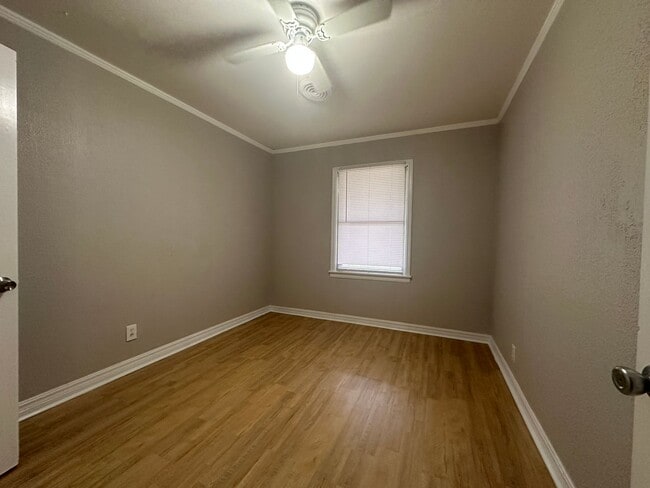 Building Photo - Single Family Home