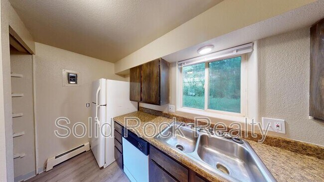 Building Photo - 4740 Scenic Cir