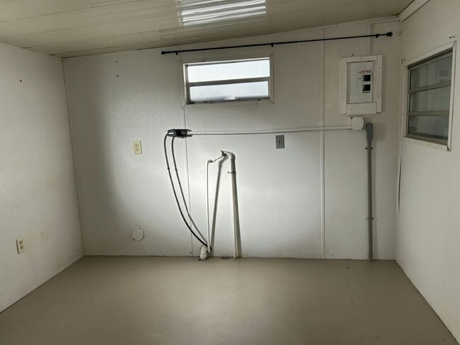 Building Photo - 38706 Daughtery Rd