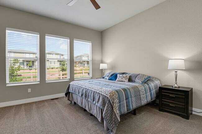 Building Photo - Single Family w/ Elegance