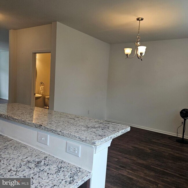 Building Photo - 76 Kramer Ct
